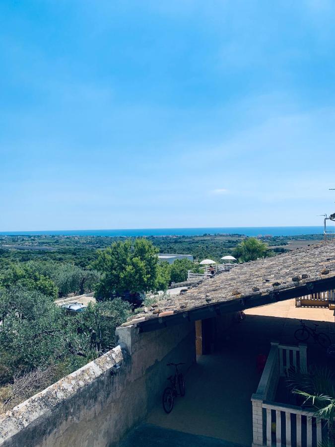 Agriturismoeloropizzuta Lido di Noto エクステリア 写真