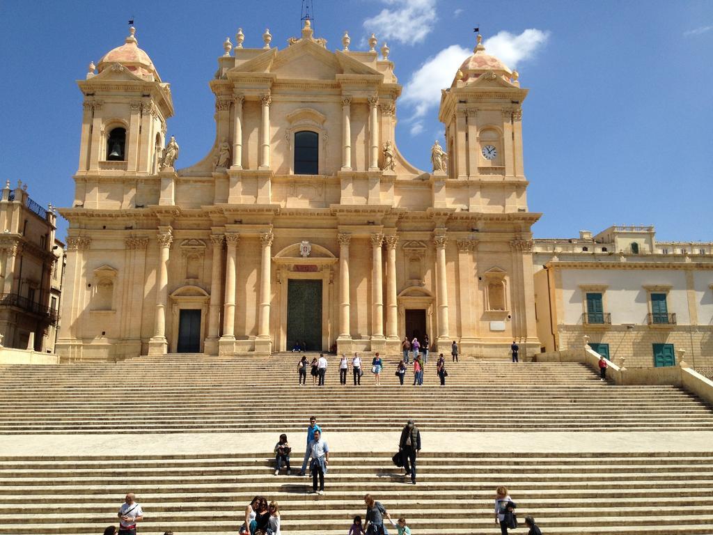 Agriturismoeloropizzuta Lido di Noto エクステリア 写真