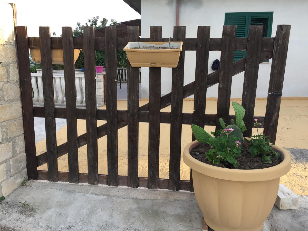 Agriturismoeloropizzuta Lido di Noto エクステリア 写真