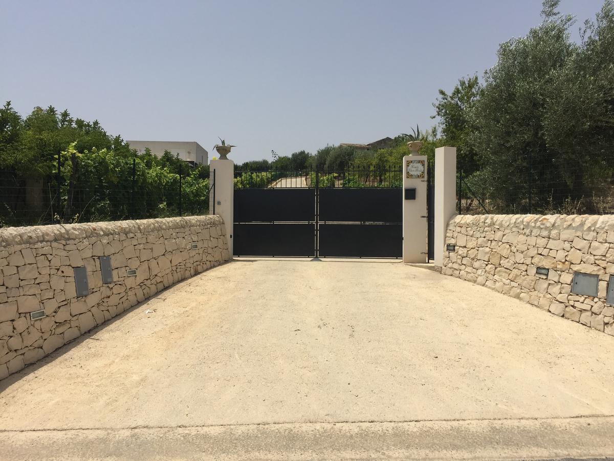Agriturismoeloropizzuta Lido di Noto エクステリア 写真